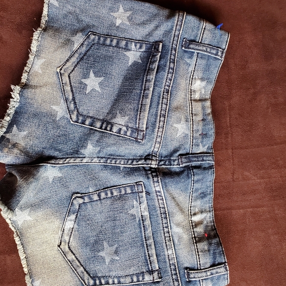 Star shorts - Picture 3 of 3